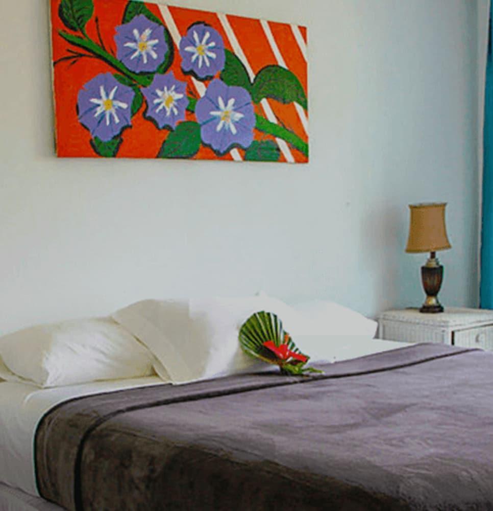 Greenwood Beach Resort Bailey Town  Dış mekan fotoğraf