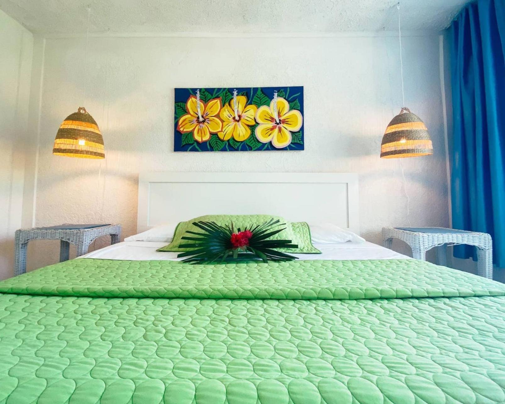 Greenwood Beach Resort Bailey Town  Dış mekan fotoğraf